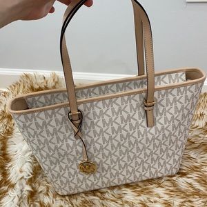 Michael Kors jet set travel Vanilla TZ TOTE